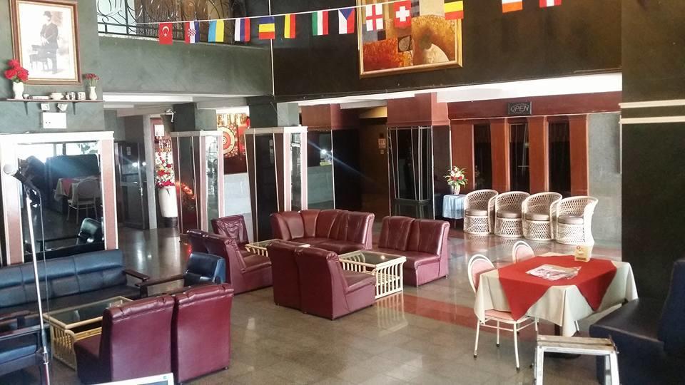 Roseinn Hotel Taphanhin Taphan Hin Екстериор снимка